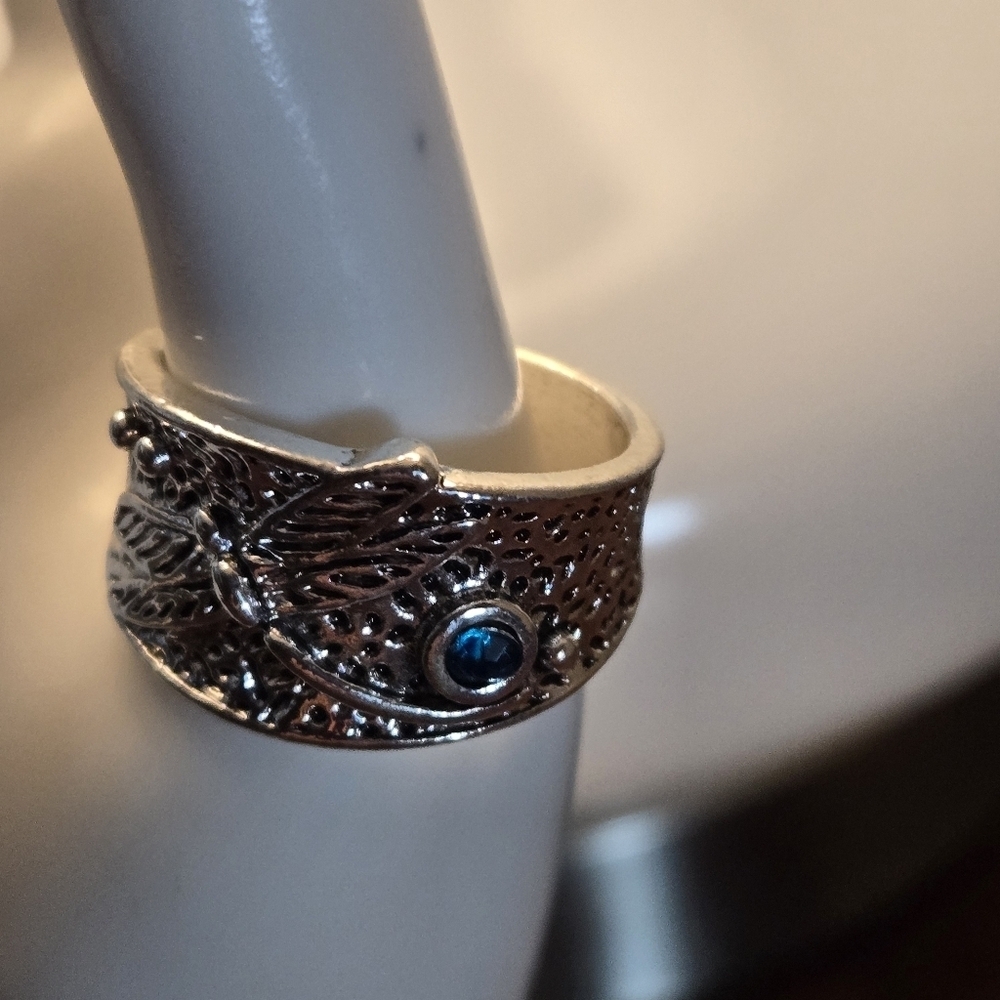 Dragonfly Boho Retro-style Wide Ring Inlaid with Synthetic Sea Blue Gemstone - Picture 7 of 9